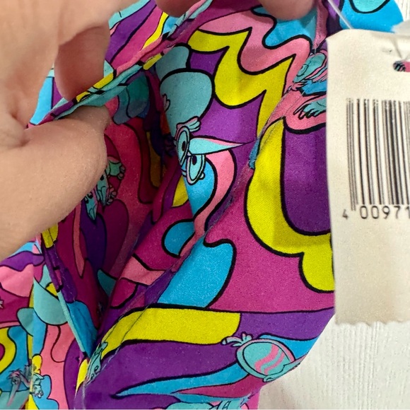 NWT. Disney psychedelic design shorts 2X from Alice in Wonderland. - Picture 15 of 16